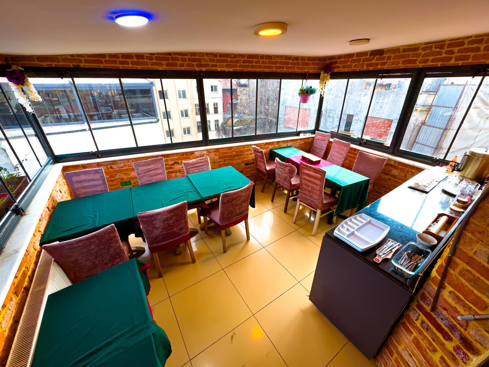 اجاره سوییت در استانبول(خیابان استقلال)